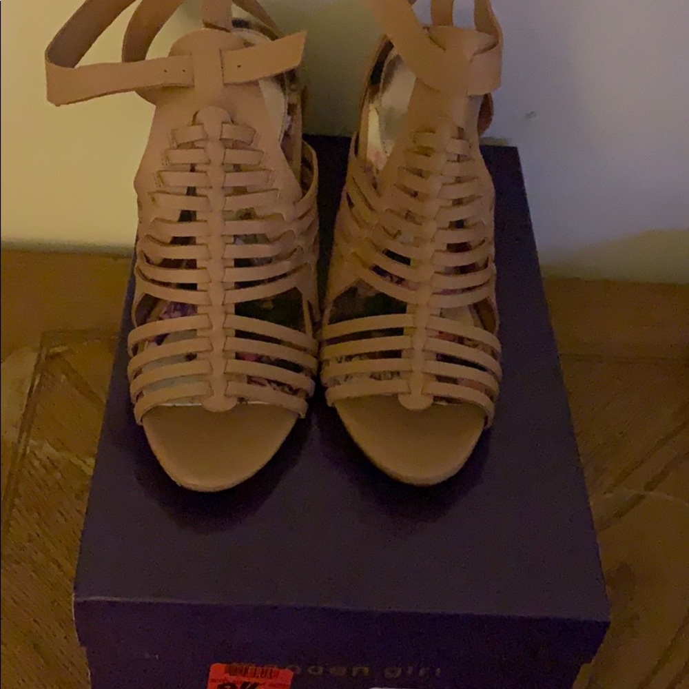 Block heel sandle. - Picture 2 of 2